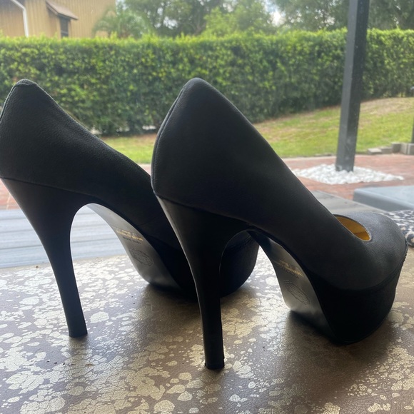 Hale’ Bob “Vero Cuoio” platform pump. Gray& black soft leather upper. Size 8 1/2 - Picture 7 of 13